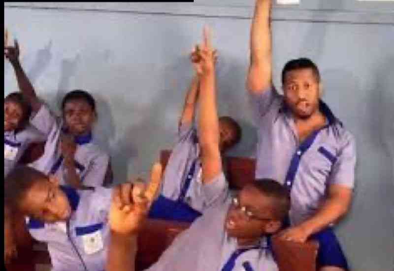 Asherkine dey enter secondary school keh? | MirrorLog